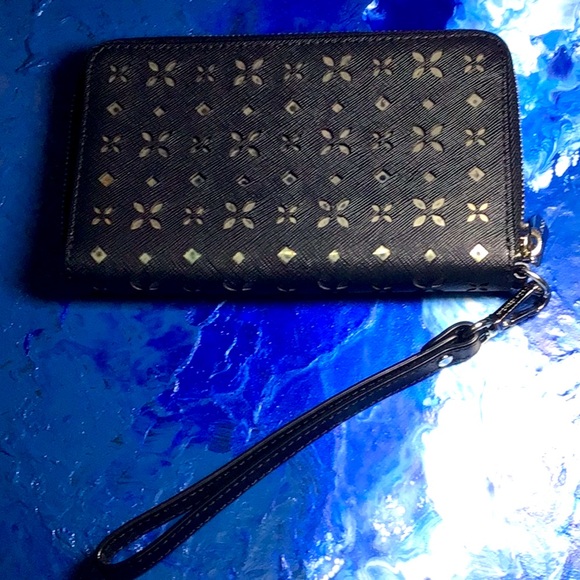 MICHAEL KORS NEW Wristlet Jet Set  Perforated Exterior - Picture 4 of 8